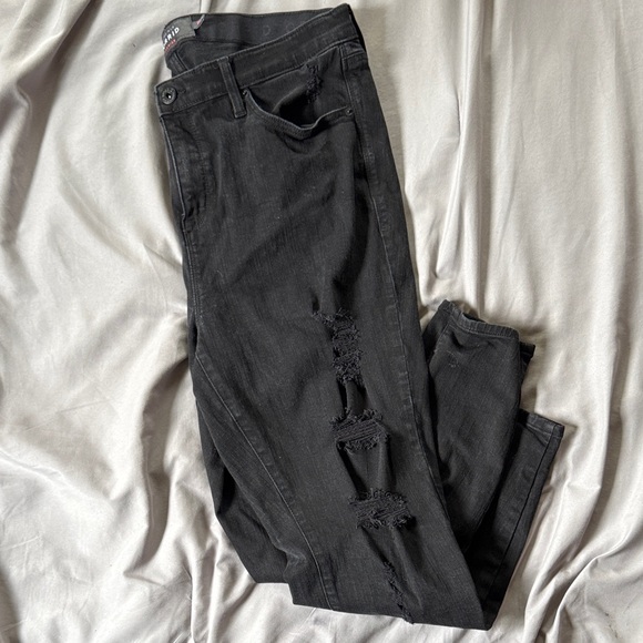 Torrid Black Distressed/Ripped Skinny Jeans – Plus Size - Picture 4 of 6